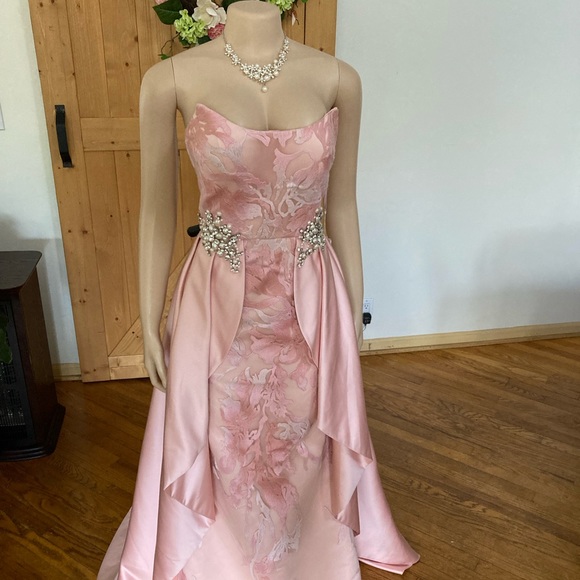 Ashley Lauren Prom or Pageant Dress. - Picture 13 of 13